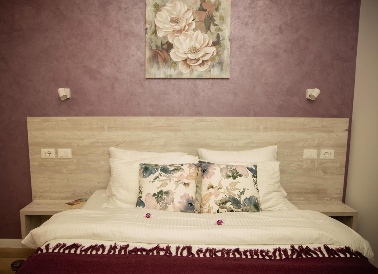 Manolle Boutique Aparthotel Bucharest Exterior photo