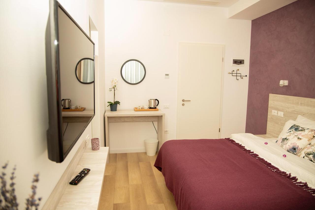Manolle Boutique Aparthotel Bucharest Exterior photo