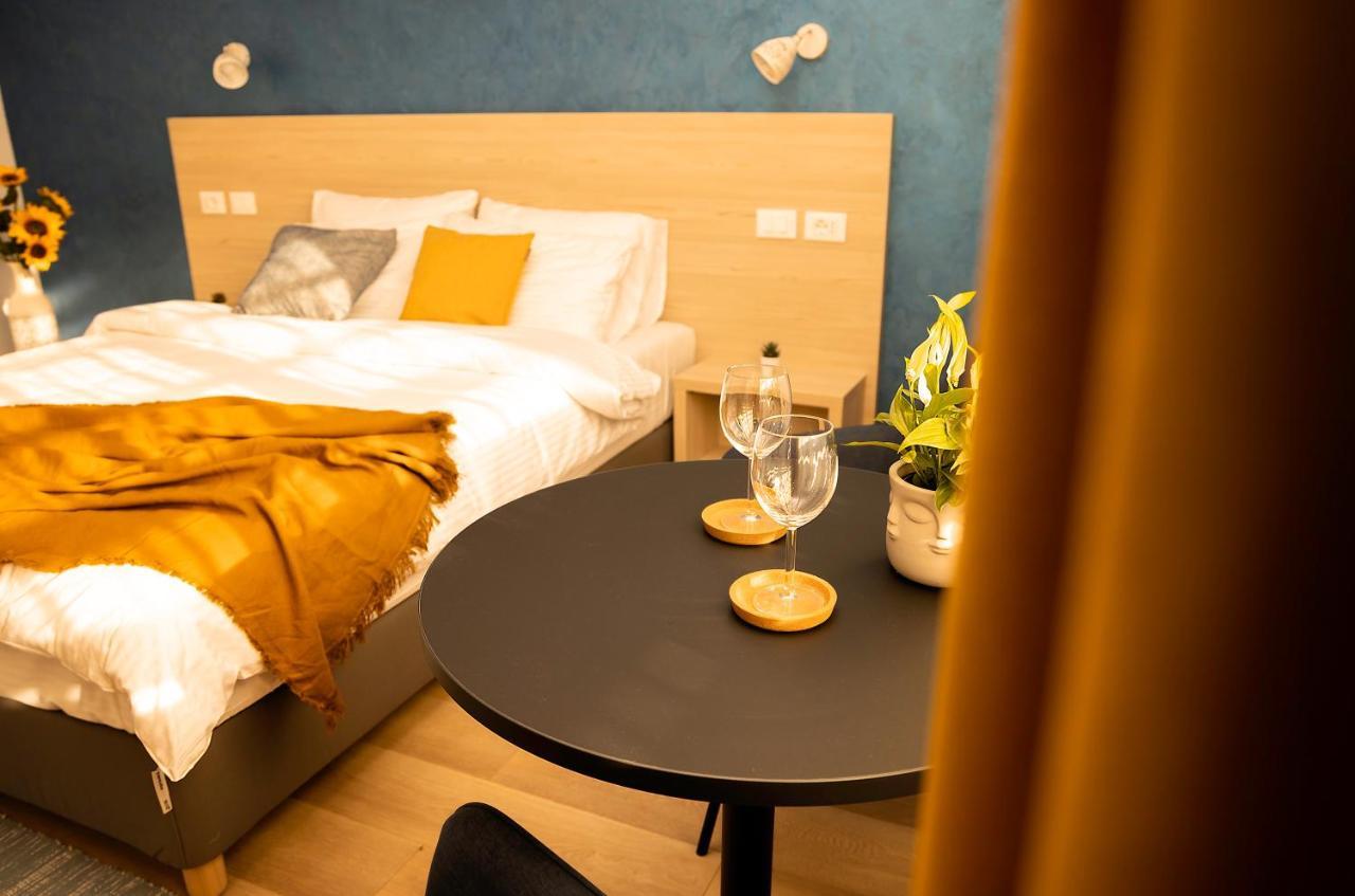 Manolle Boutique Aparthotel Bucharest Exterior photo
